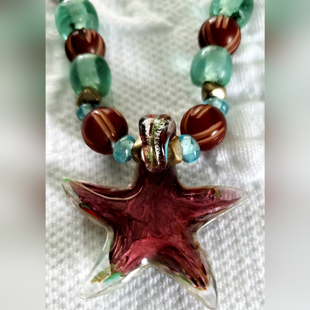 Hand Blown Beaded Star Necklace With Dust Bag - Picture 4 of 6